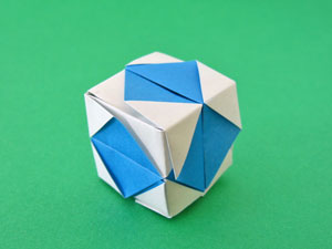 紅入れから作る立方体の折り紙