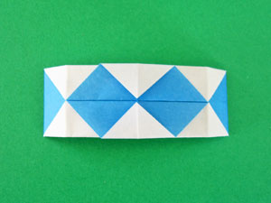 紅入れから作る立方体の折り紙