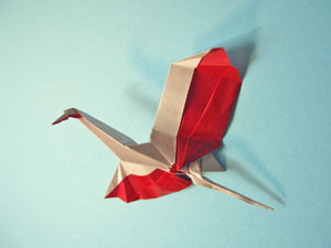 鶴の飛ぶ姿の折り紙