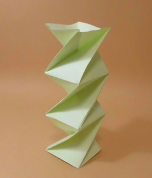 三段弦巻立方体の折り紙