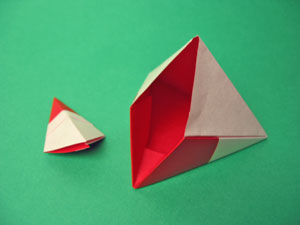 サンタの正四面体箱の折り紙